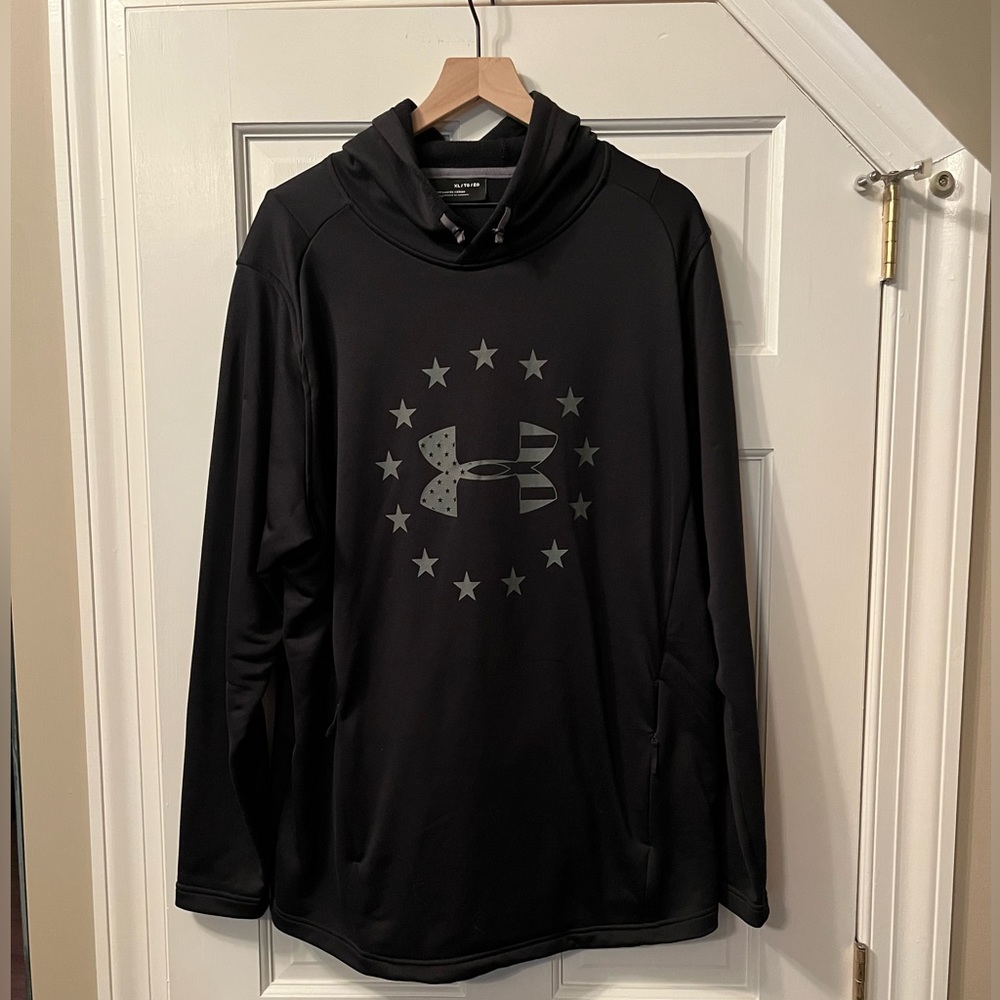 XL Men’s Under Armour Hooded Sweatshirt